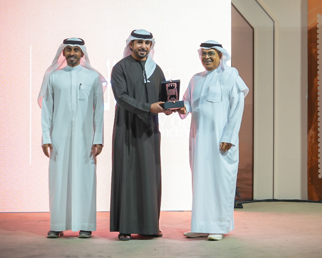 Sharjah Institute for Heritage Honors Sharjah Falconers Club at the Conclusion of Sharjah Heritage Days